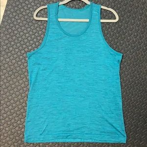 Lululemon men’s metal tech surge tank size med